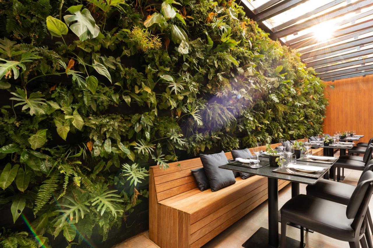 Ba'Ra Hotel Joao Pessoa Exterior photo Living wall at the restaurant